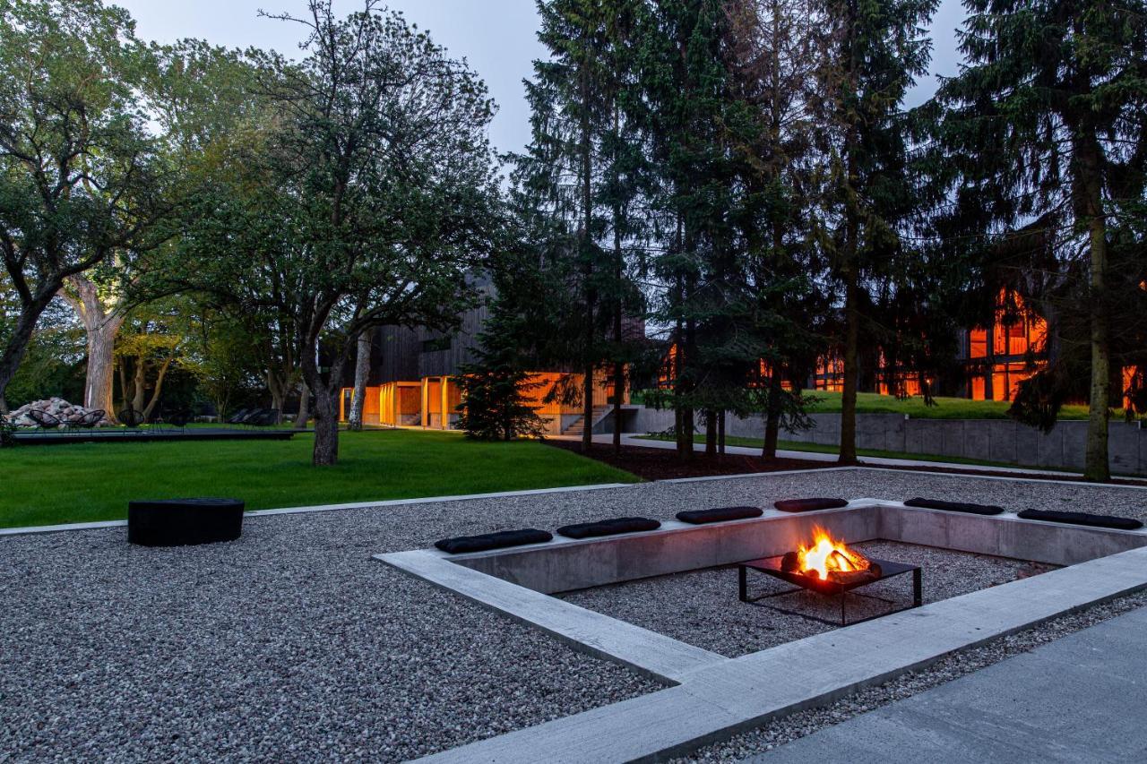 Villa Camppinus Park Jezierzany Exterior foto